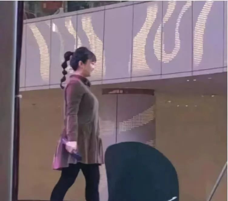 发育期女孩为什么会变胖,年轻的女孩脸都很饱满