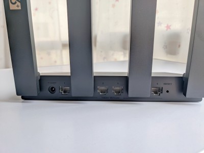 华为ax3pro和小米ax3000哪个好,华为路由器ax3pro对比小米ax3000