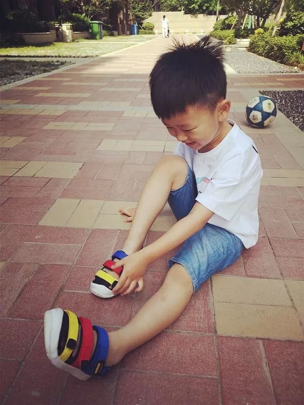 安踏怕是疯了！跟着荣妈用地摊儿的价格买专柜的好货