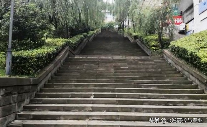 信息通讯行业的四大名校-重庆邮电大学，好就业工资高