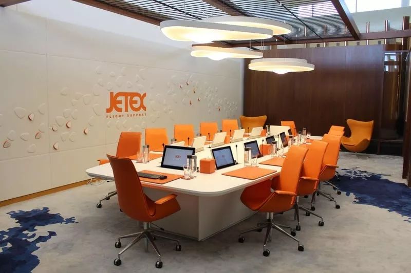 迪拜机场豪华VIP私人候机楼,还可试驾布加迪威龙,简直壕气冲天