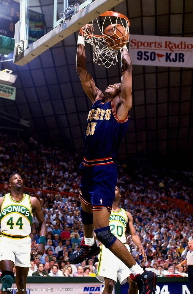 以他的名字命名日期，两队给他退役球衣，给你不一样的大叔