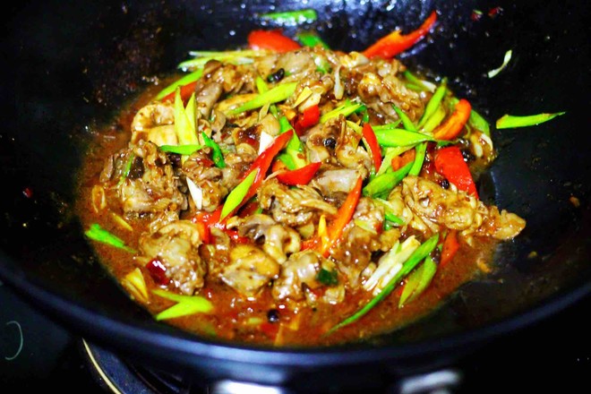 鸡胗炒鸡胗需要焯水吗,炒鸡胗用不用先煮熟