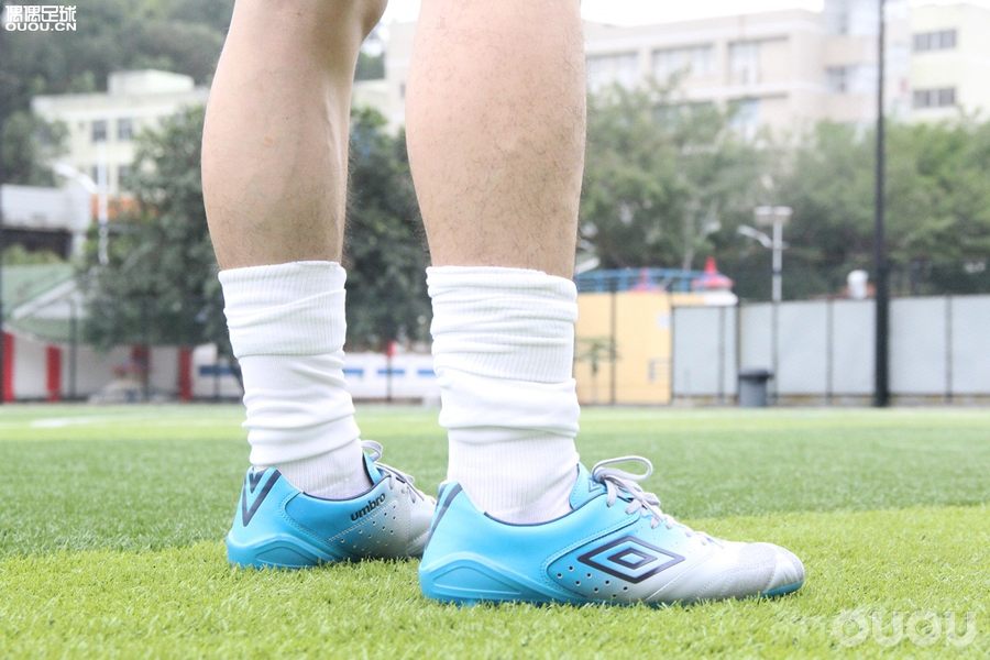 满足真皮控的幻想–UmbroAcceratorProHG实战测评