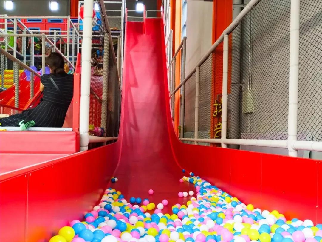 疫情期间蹦床馆能开吗,室内蹦床公园前景如何值得投资吗