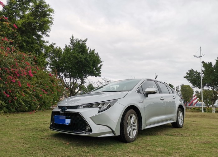 年轻人第一辆车好看,年轻人第一辆车大气