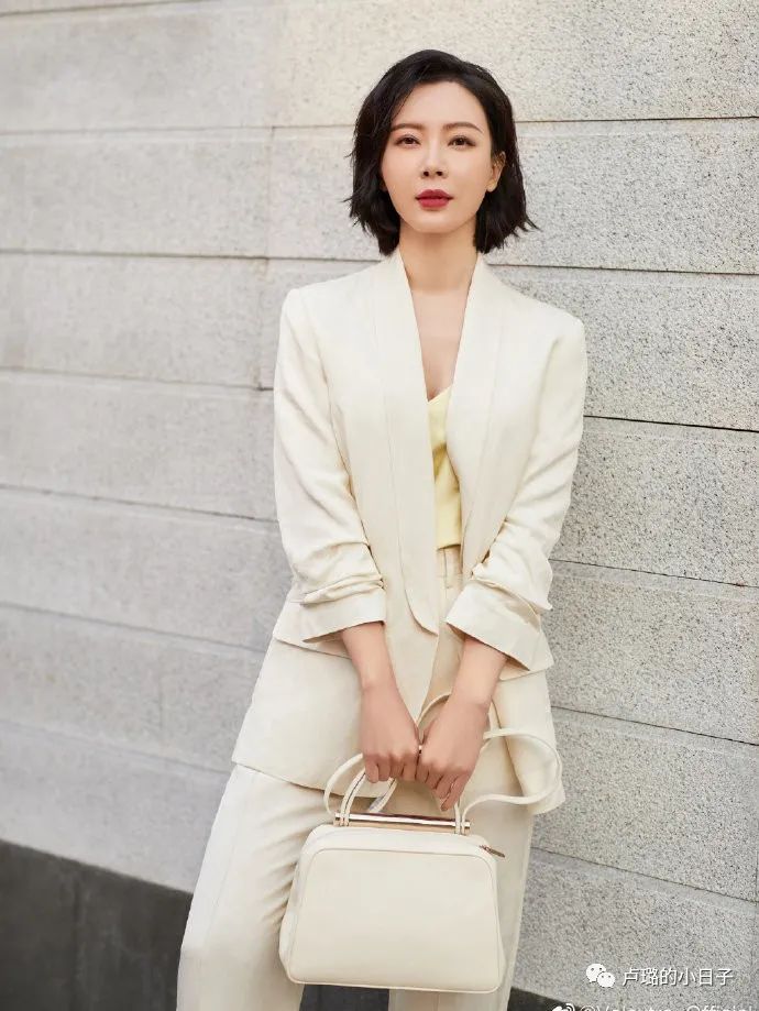 要说高级感的包，标配一定是白色包