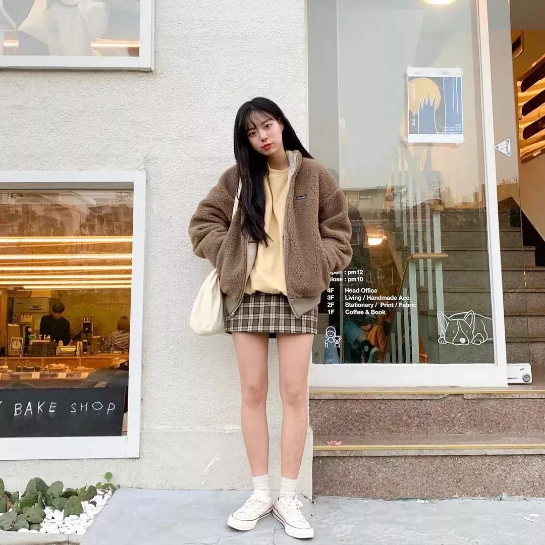 韩系短款双拉链卫衣穿搭,冬季韩系卫衣穿搭套装