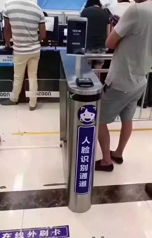 香奈儿古驰代购,古驰阿玛尼香奈儿