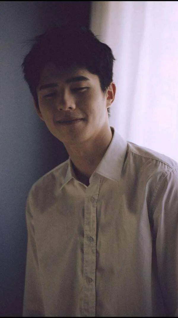 雷佳音帅气代言,雷佳音最新代言