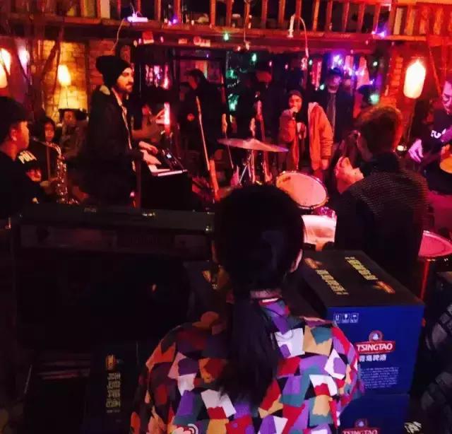 流水的爱情铁打的是什么梗,流水的爱情铁打的友情