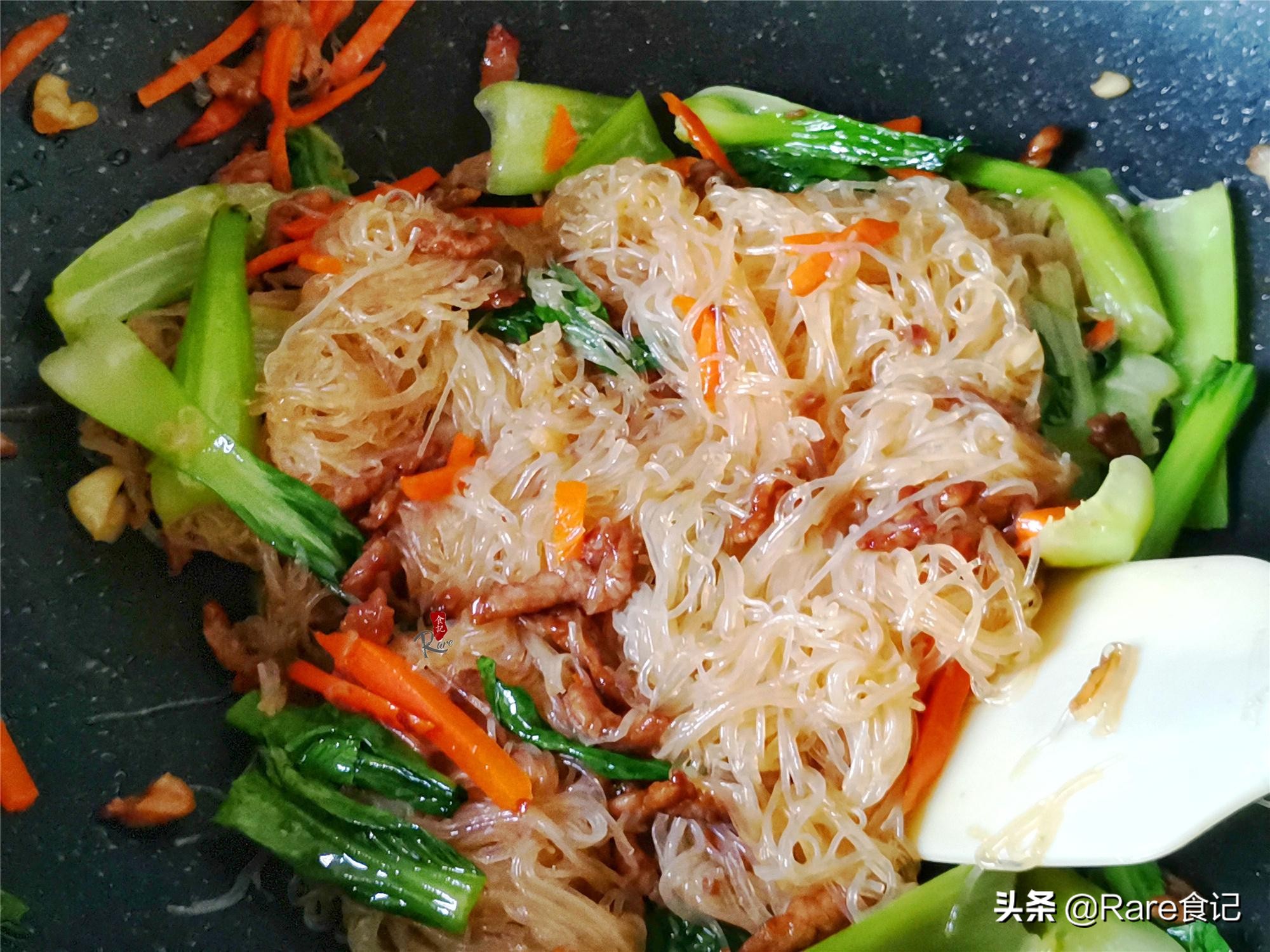 炒红薯粉丝的家常做法简单好吃,大厨怎样炒龙口粉丝简单又好吃