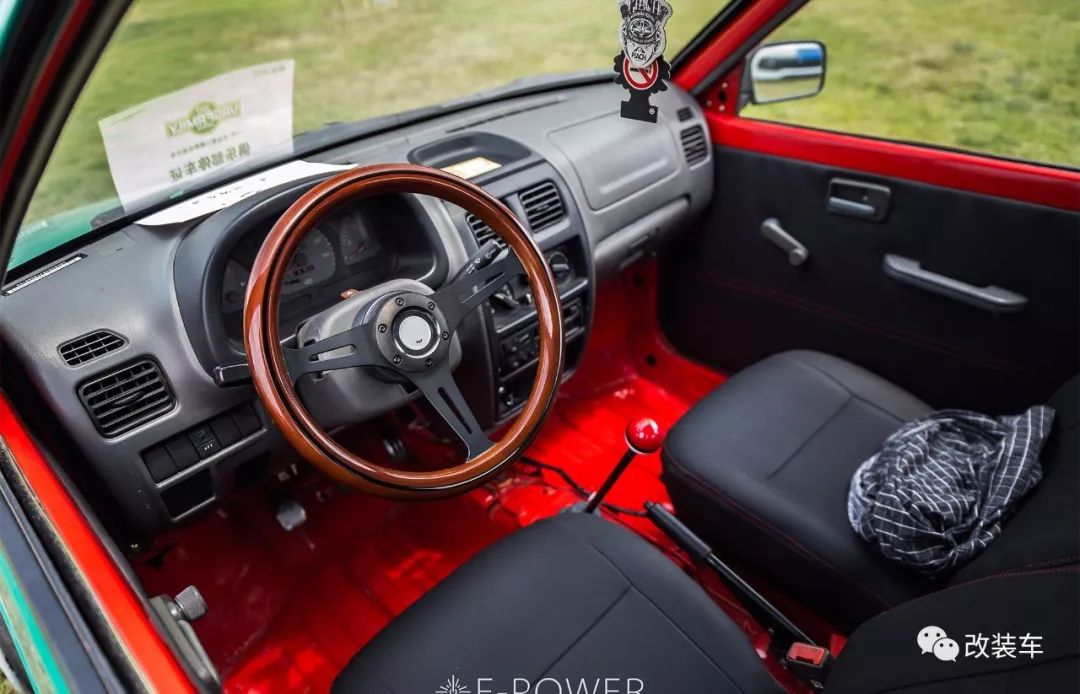 六代马自达323,第六代马自达323