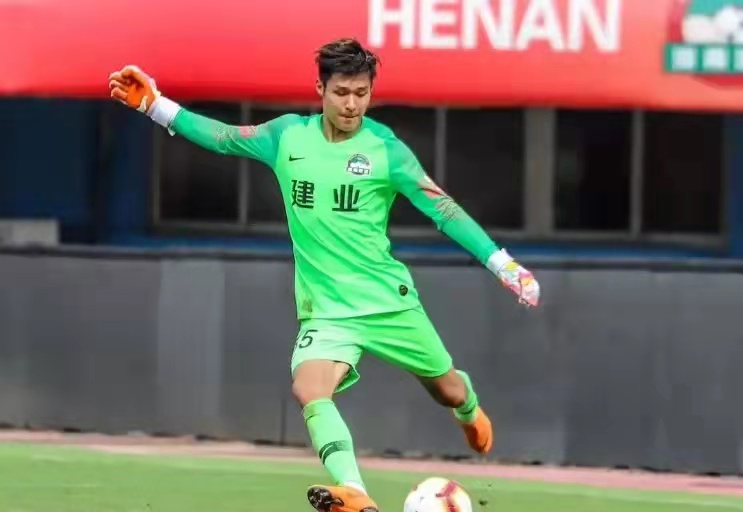 远去了鼓角争鸣,远去了刀光剑影黯淡了鼓角争鸣