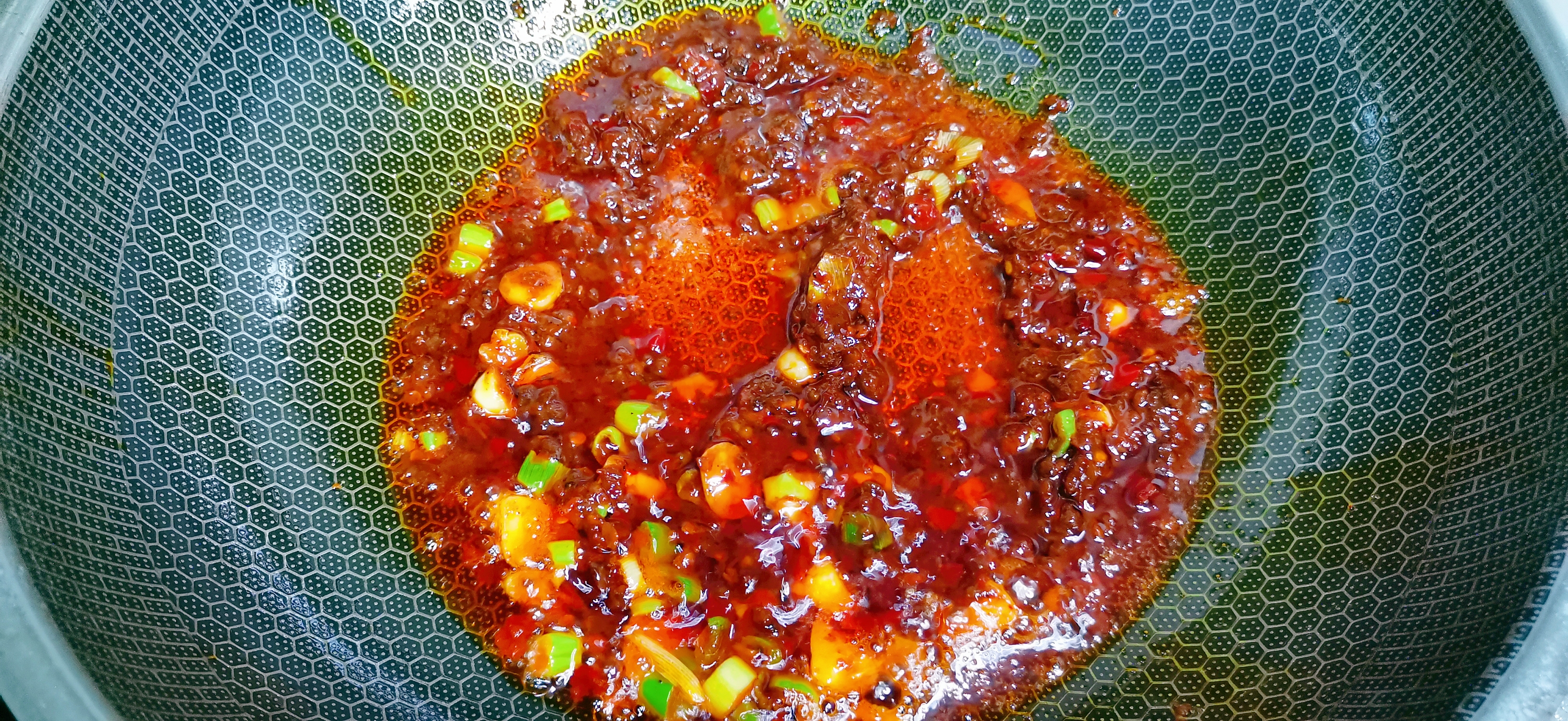 教你做麻辣香锅味道超棒,麻辣香锅在家就能做得色香味俱全