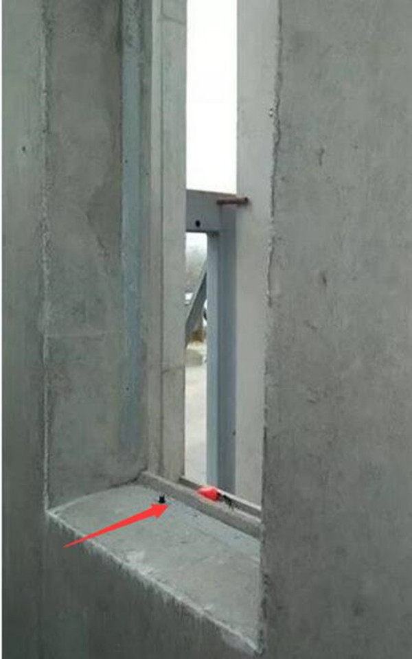 窗户装得一边高一边矮怎么办,窗户刚装好就下雨