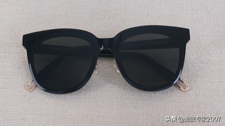 太阳镜鼻托掉了,板材眼镜鼻托掉了怎么配