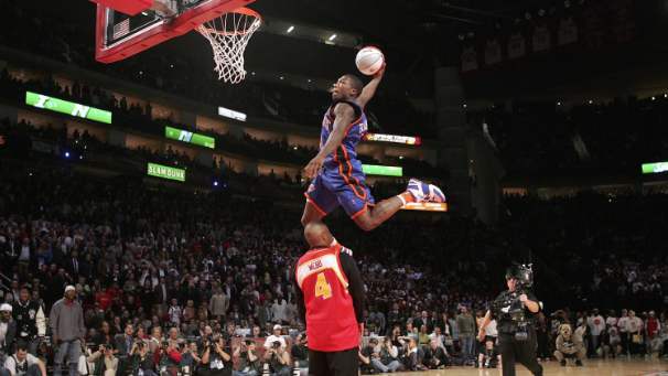 盖帽姚明、跨过霍华德、扣倒奥尼尔，活泼的小跳豆扣篮王罗宾逊