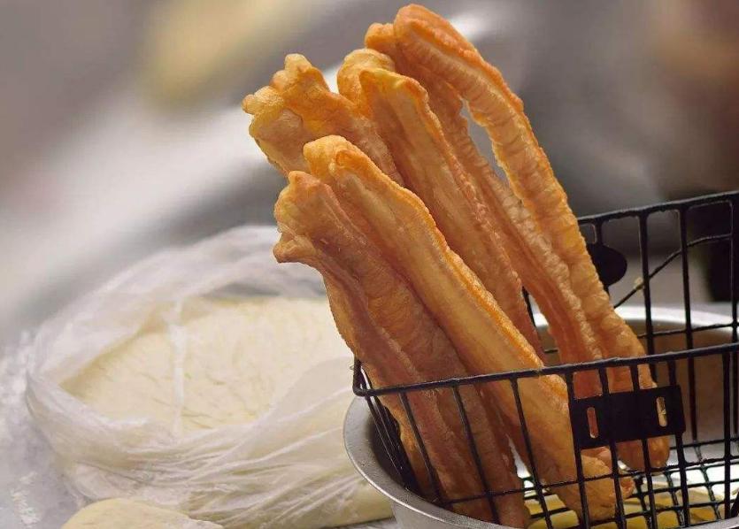 炸油条怎么放碱面最好,炸油条怎么和面不用泡打粉