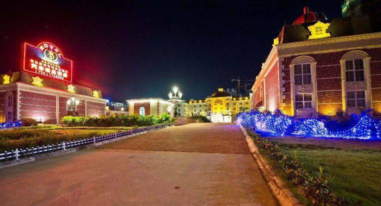 「珠海」538元爱琴海汽车精品酒店男爵大床房，平日周末不加收