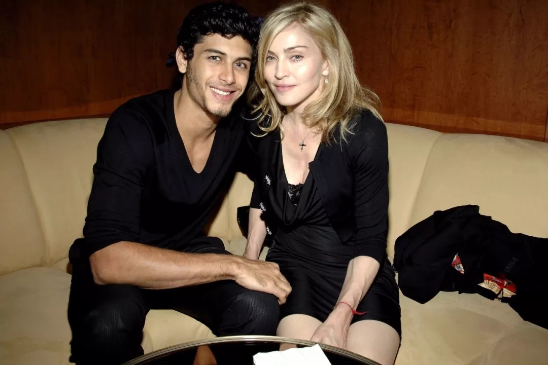 whosthatgirl原唱,whosthatgirl伴奏孟佳