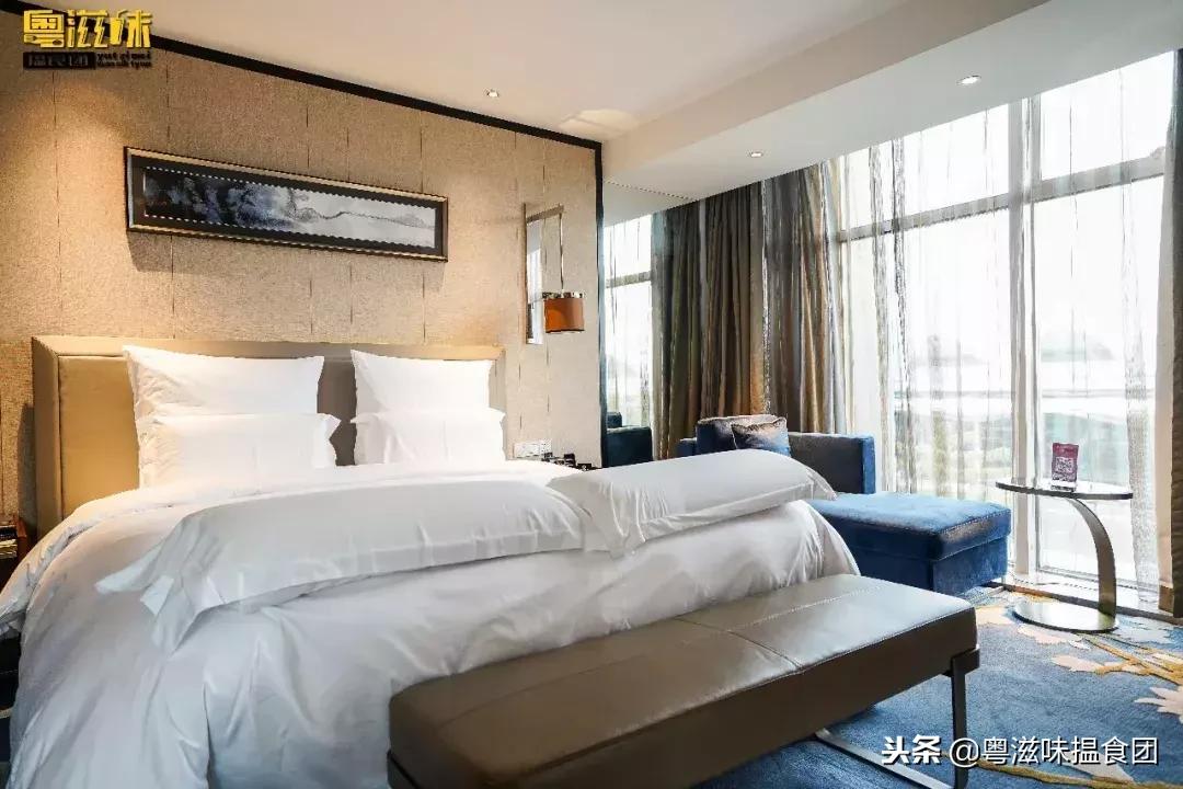 用一间24小时都在线的机场酒店,拥抱旅途的开始