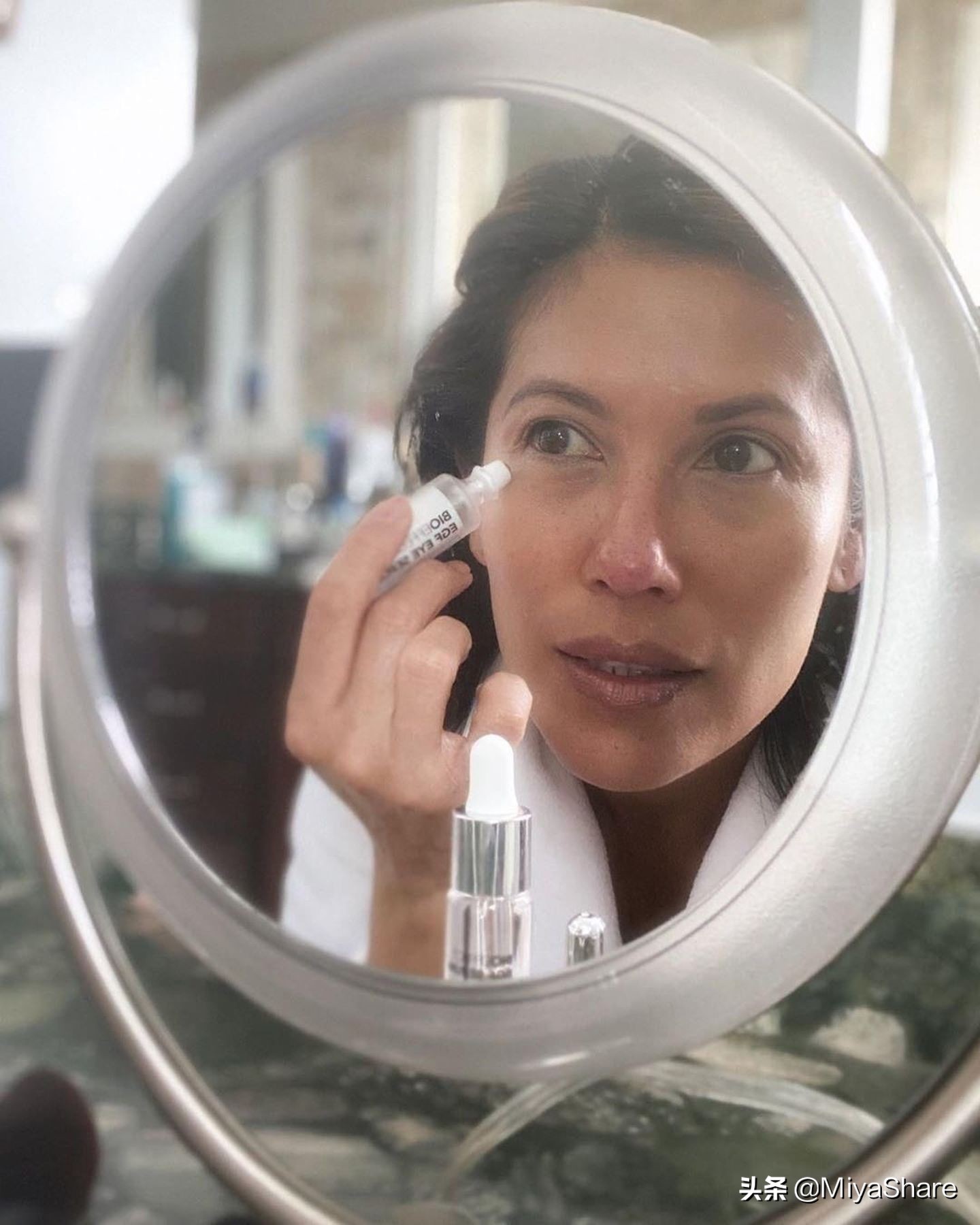 防晒底妆不卡粉技巧,什么防晒和底妆不打架