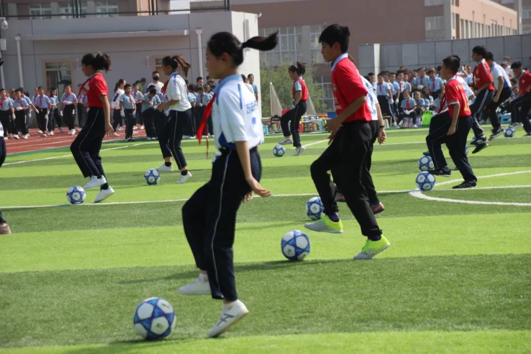 建*党**百年喜迎国庆——西安经开第二小学队列队形广播*比操**赛