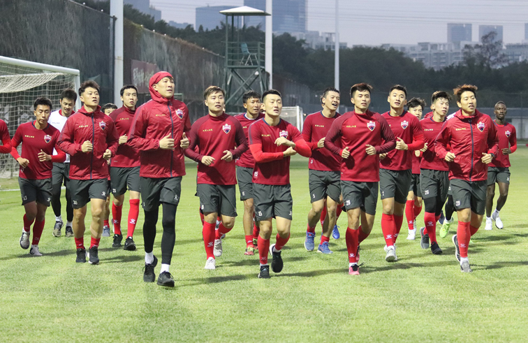 深足大集结，即将开启魔鬼训练！卡罗：到时候你们日子肯定不好过