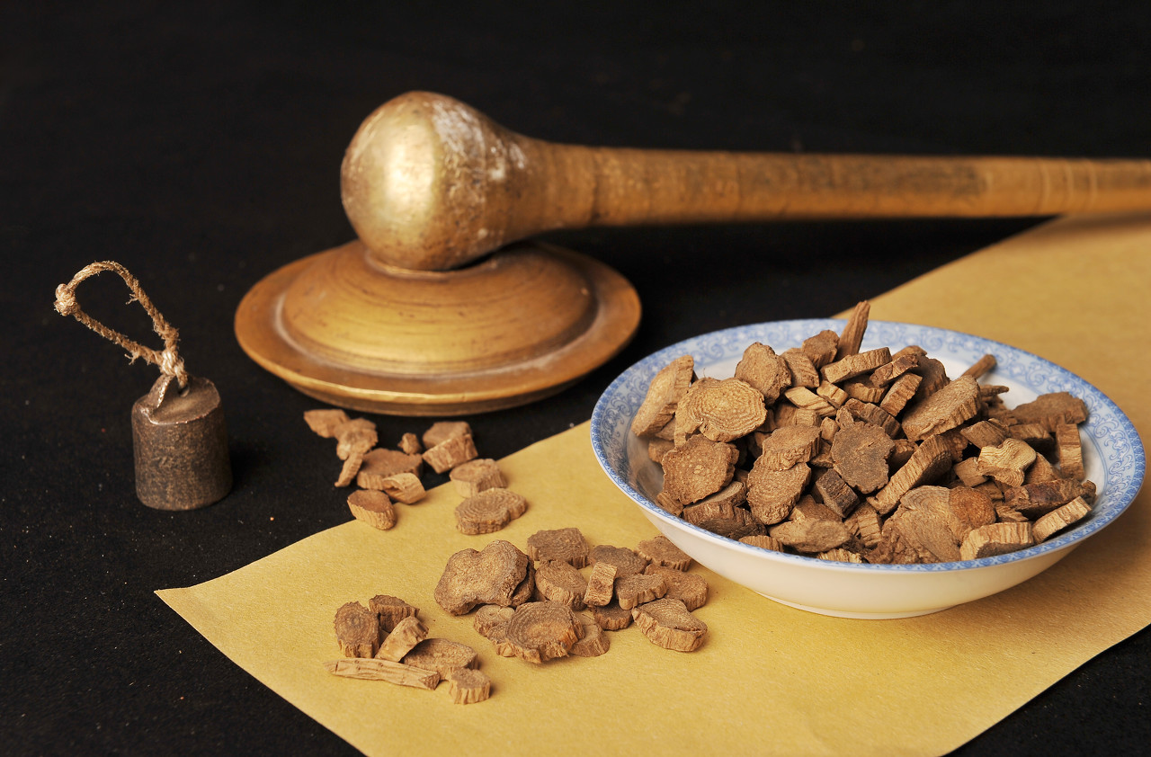 新冠肺炎的药物治疗有哪些,新冠肺炎中医代茶饮有什么副作用