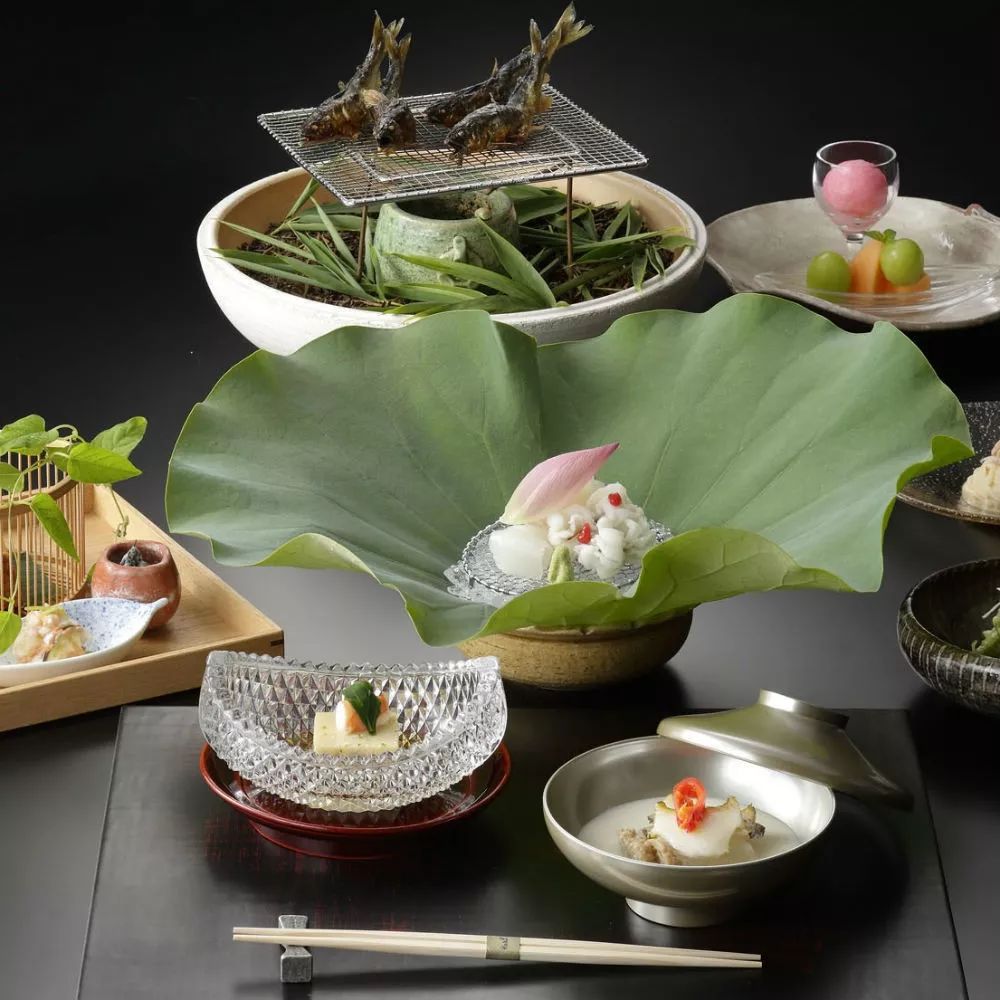 横滨屋顶,日本顶流