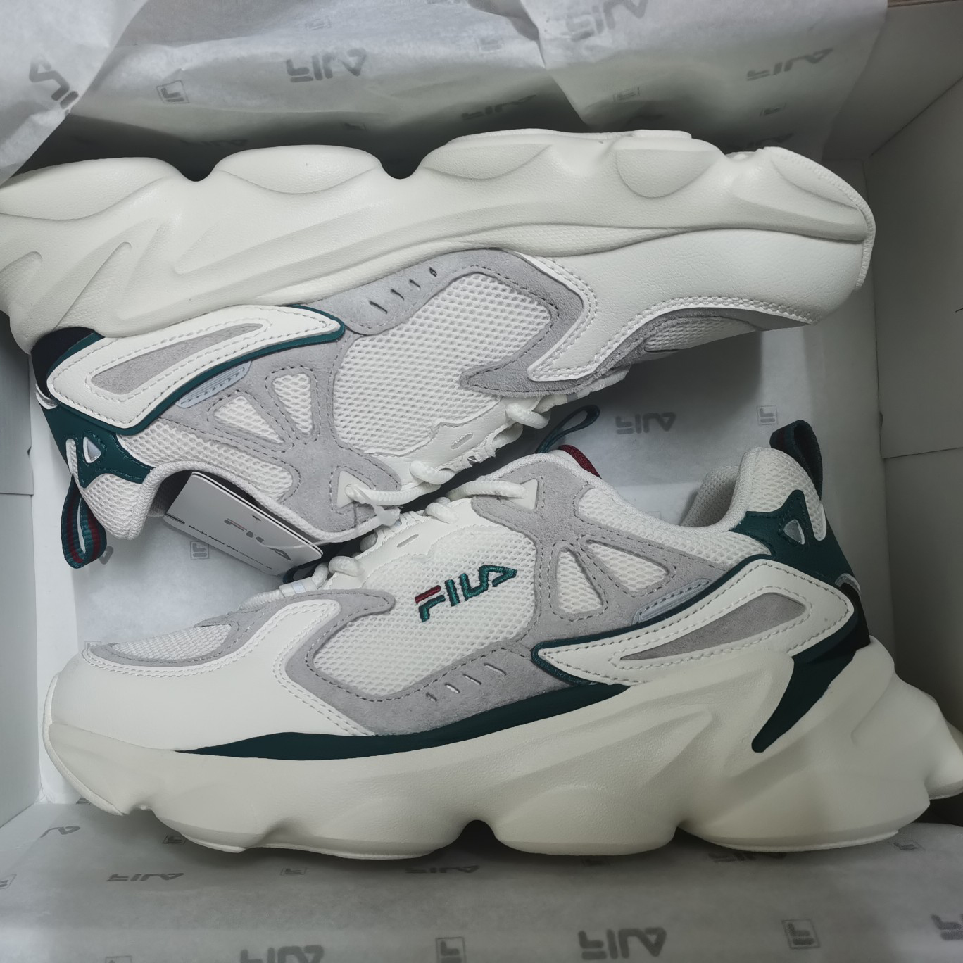 fila老爹鞋火星穿搭,fila老爹鞋复古经典