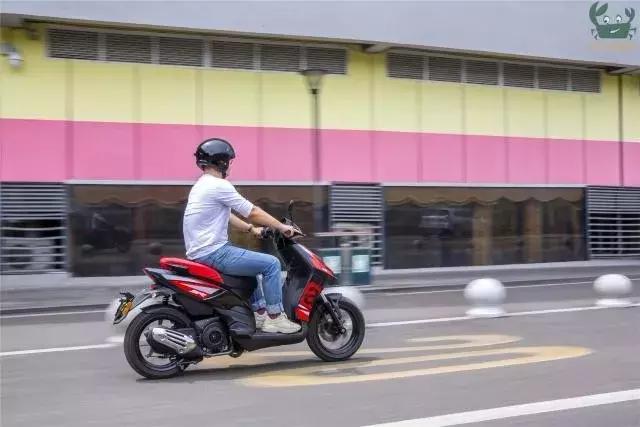 我为运动而生,比亚乔踏板摩托车优缺点