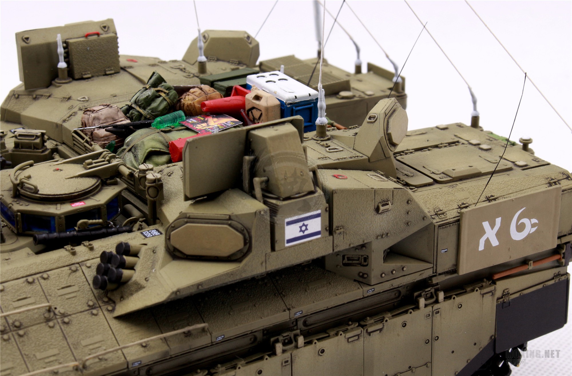 MENG,SS-018-1/35以色列“雌虎”重型装甲运输车-简介与开盒