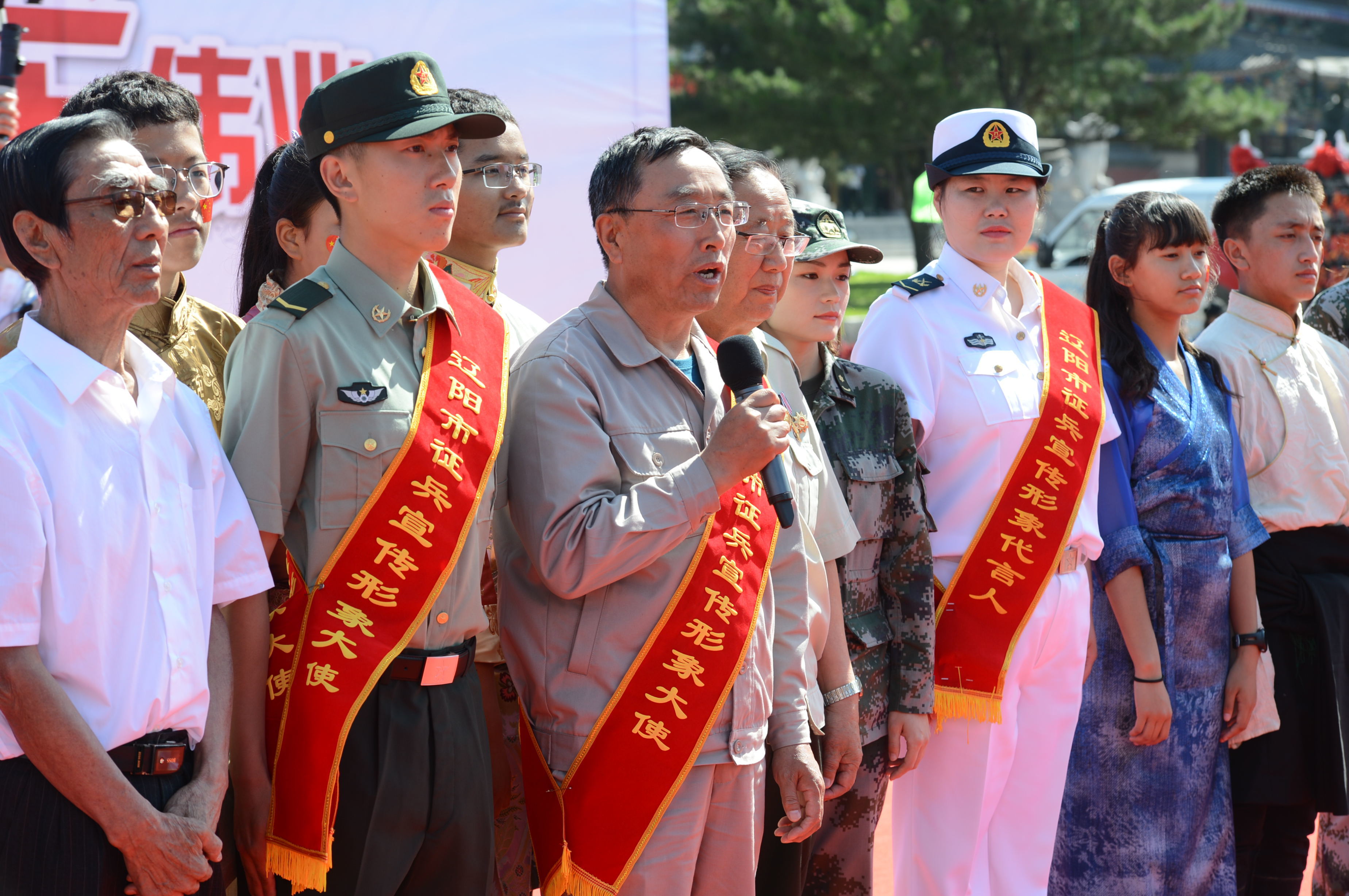 辽宁沈阳：广场“快闪”掀起参军热