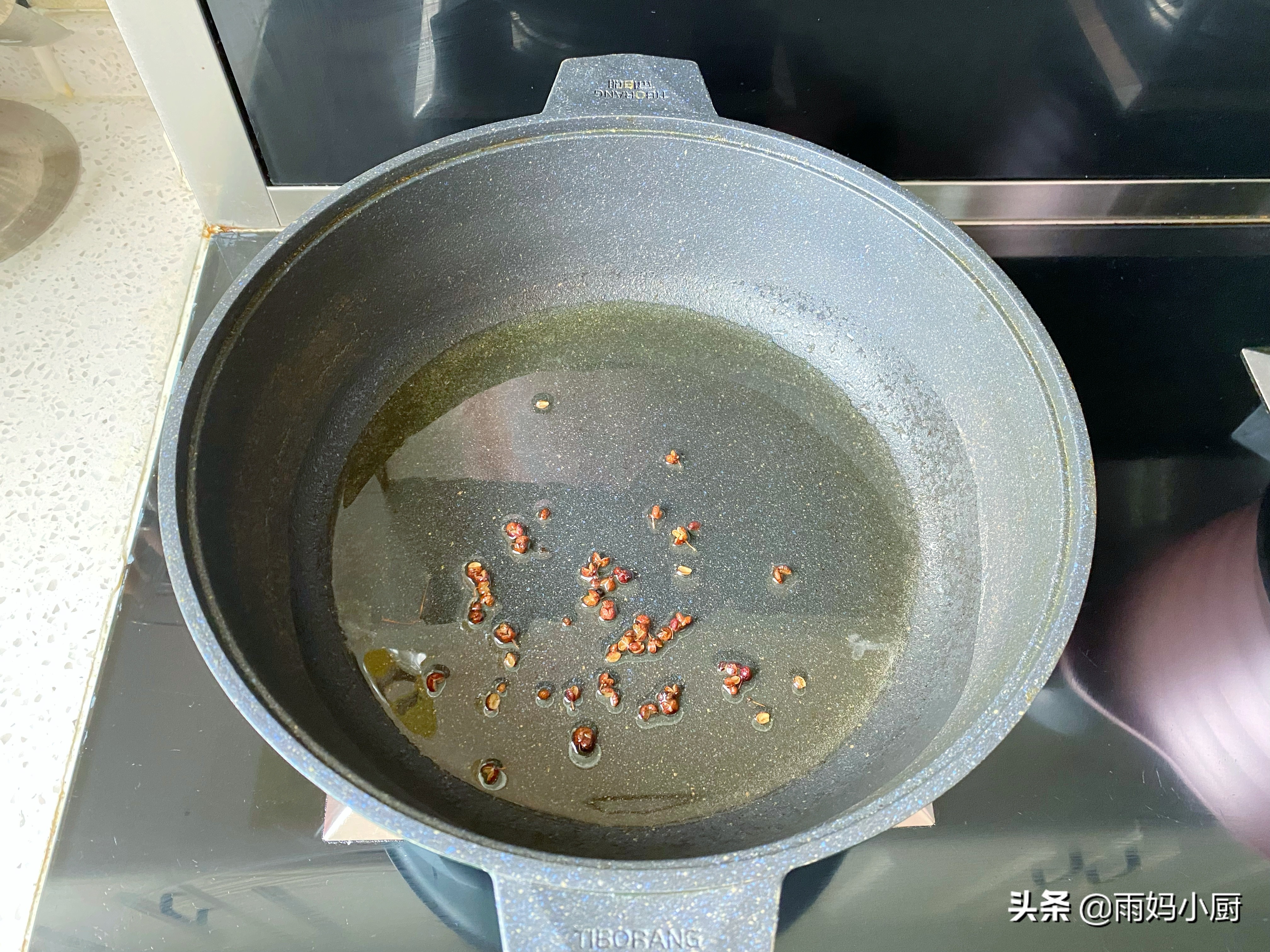 芹菜炒肉渣怎么做不出水,芹菜炒肉渣的做法步骤图