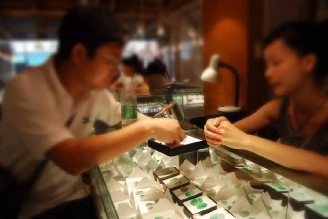 购买翡翠，不敢砍价，这3种砍价方式，你学会了吗？