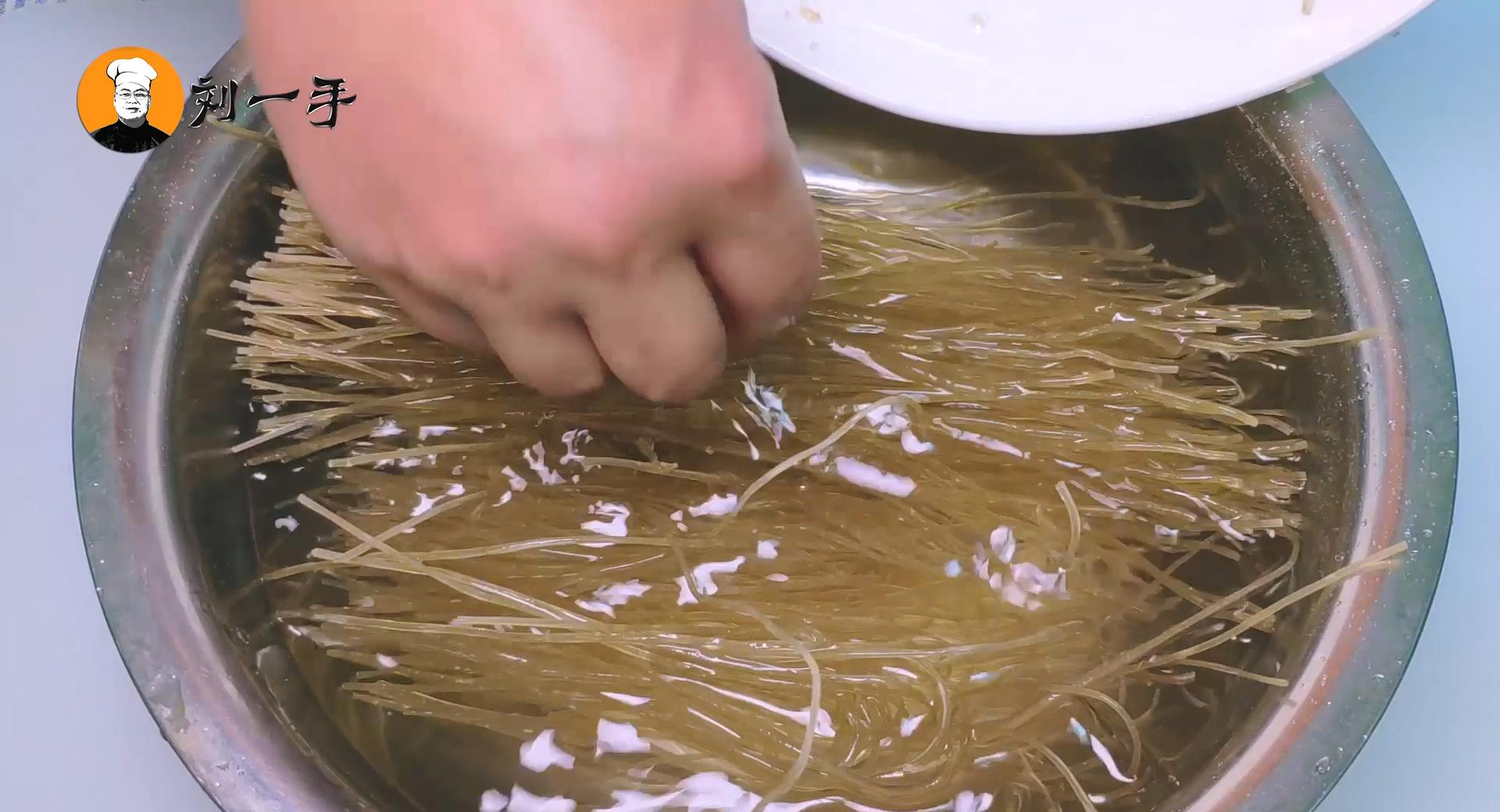 如何熬出好喝的筒子骨汤,筒骨汤怎么熬出来味道更鲜美