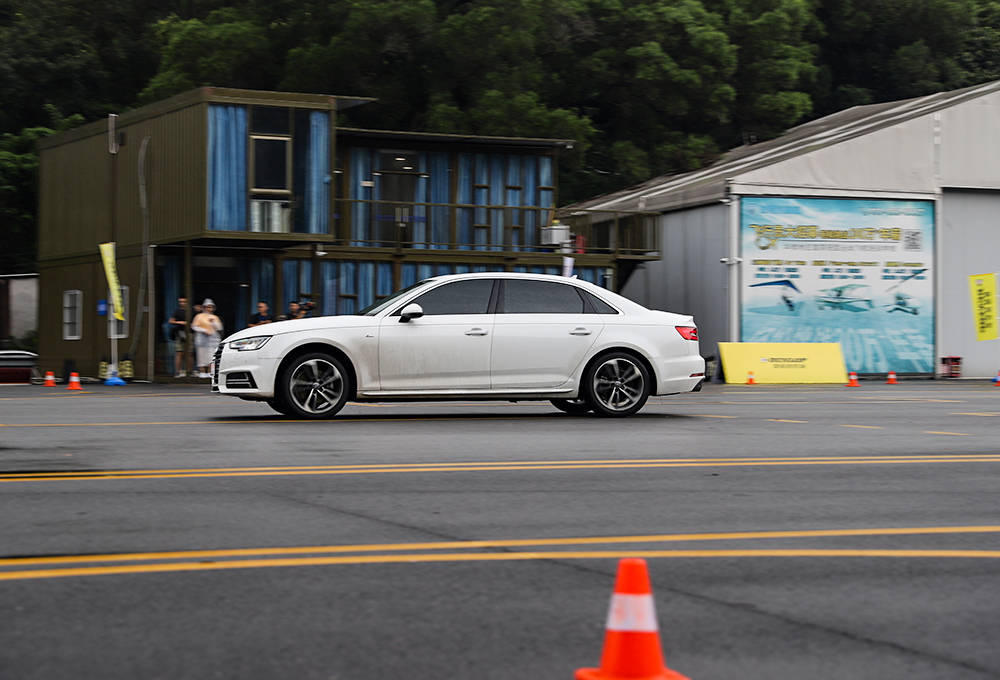 邓禄普sportmaxx轮胎怎么样,邓禄普spmaxx050轮胎如何