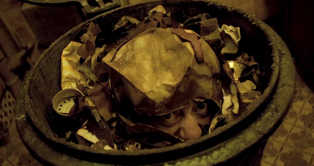 一部人吃人的荒诞喜剧，进了法国孙二娘的黑店，吃与被吃你没得选