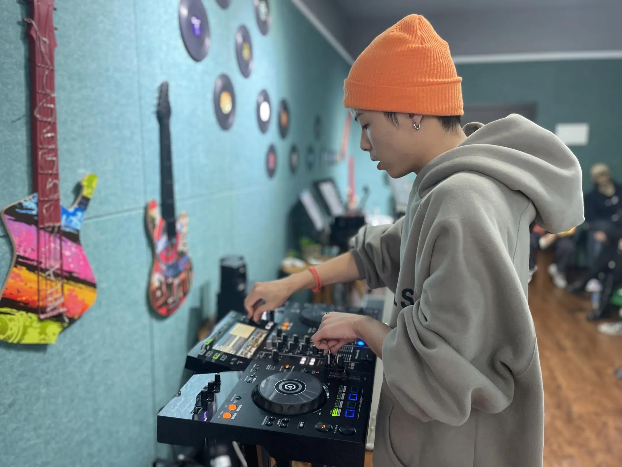 “潮流音乐,畅响爱莲”——韵音盒子音乐工坊活动第一期