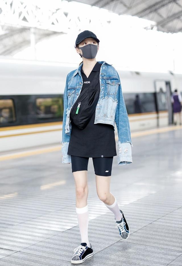 长腿女生穿长筒袜,长筒袜学院风秋冬