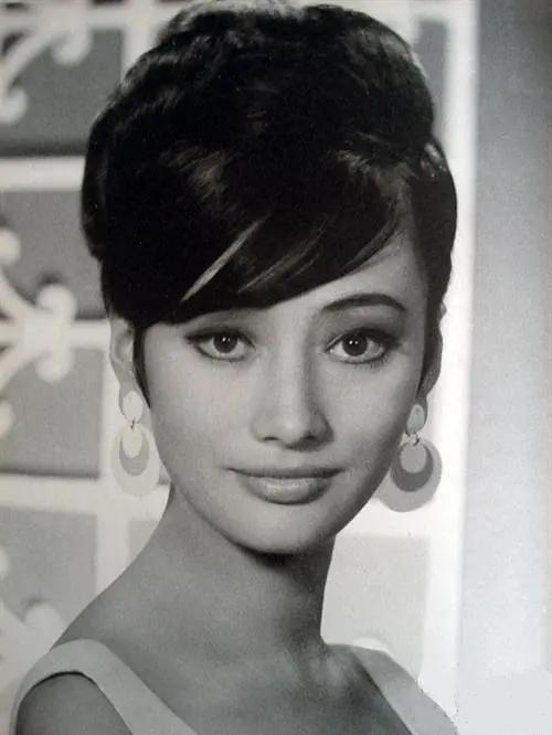 男友明目张胆劈腿,男友无情劈腿