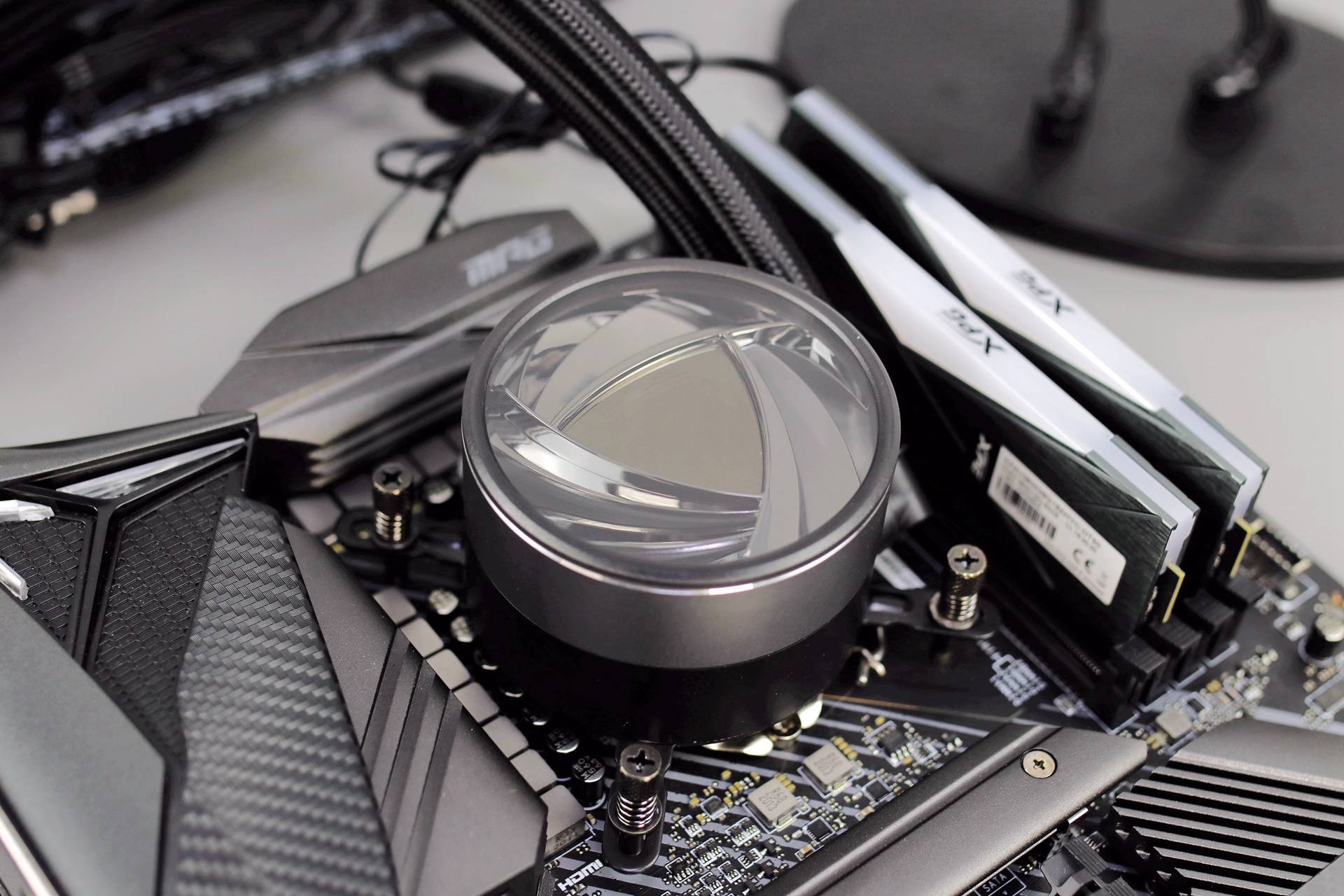 aigo360水冷散热器,稳压13600kf风冷散热器推荐