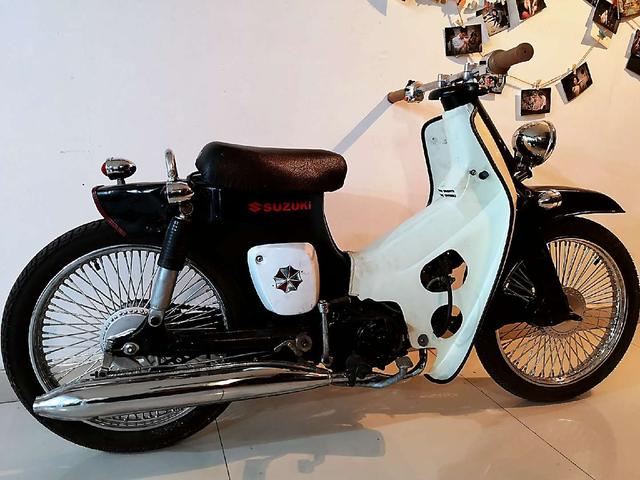 本田摩托车幼兽70c,改装老款铃木摩托