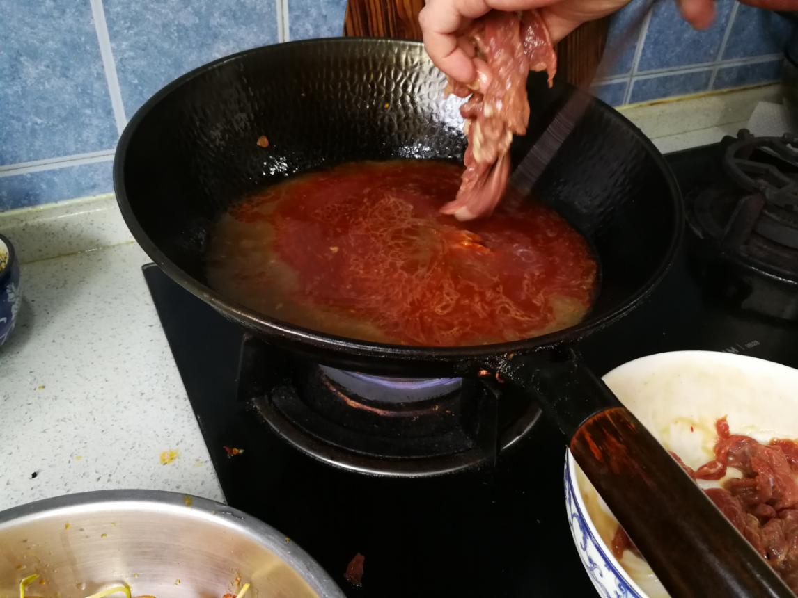 分享一道超经典的川菜水煮牛肉,水煮牛肉不放肉的正宗做法川菜