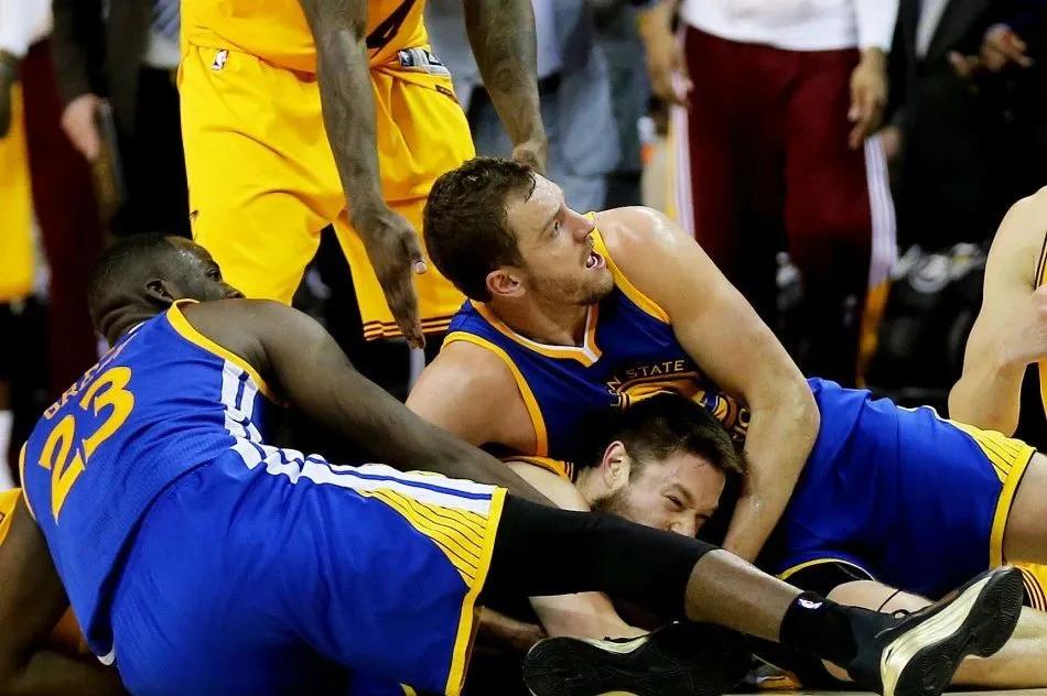 30岁就告别NBA！从49万防到3800万！他不愧是詹姆斯的超级英熊...