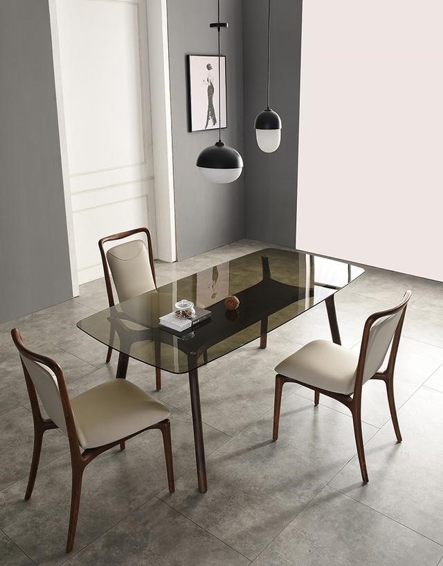 如何选择一个让人满意的餐桌,如何选一款实用好看的餐桌