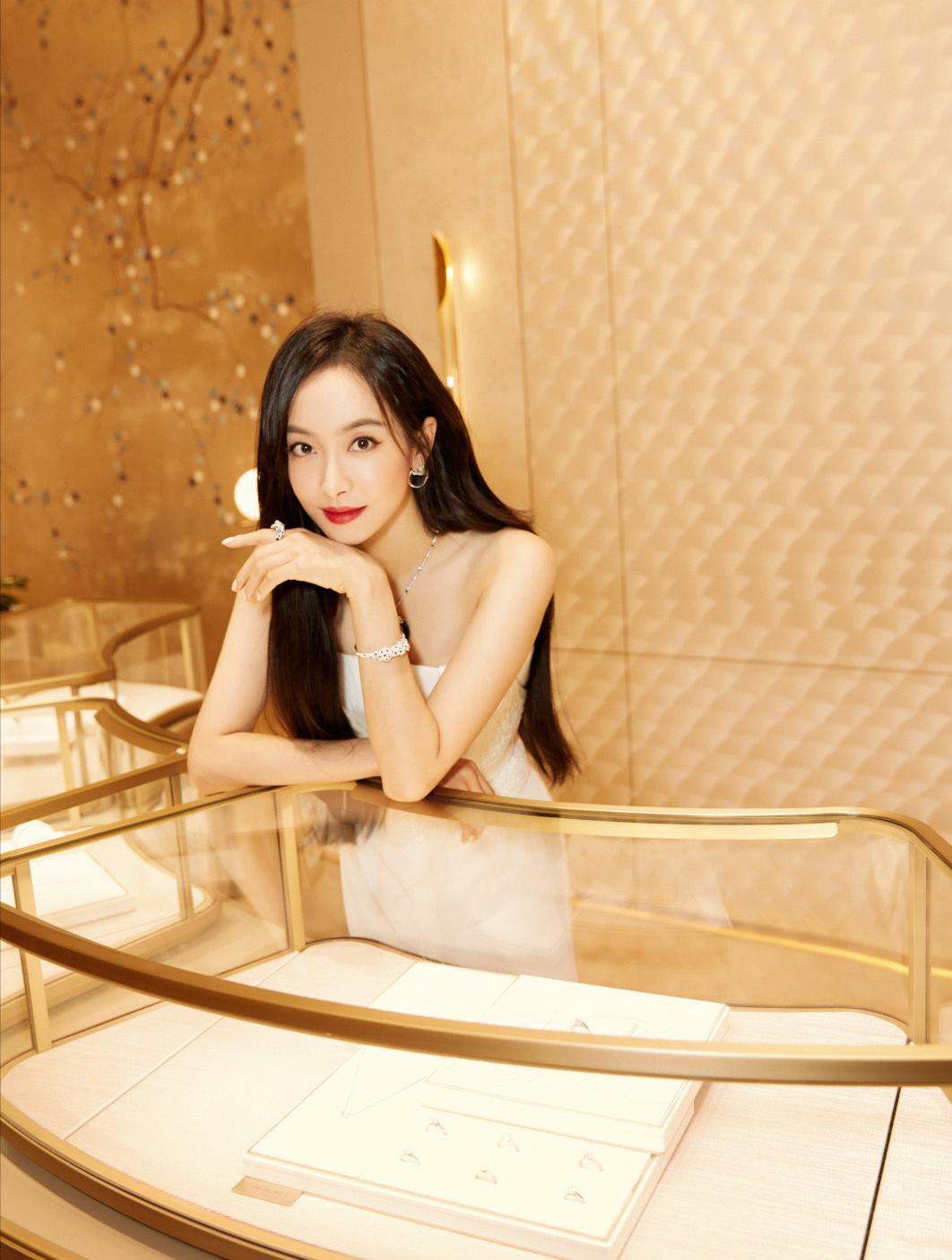 love系列手镯卡地亚,宝格丽最新款蛇形手镯