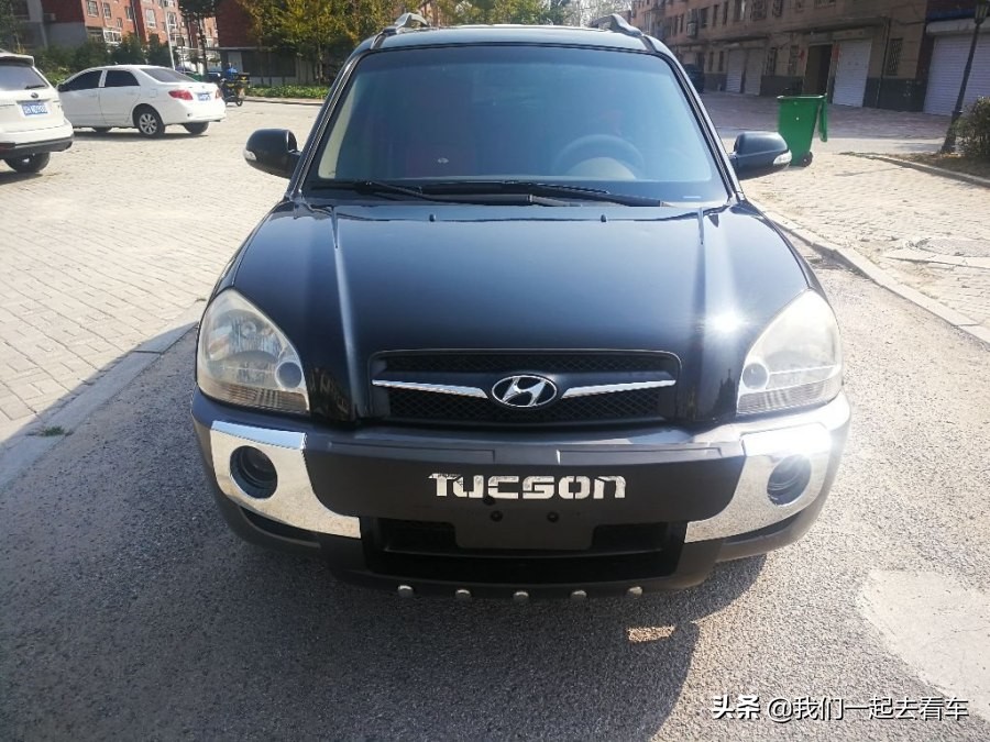 朋友花十多万买混动汽车,现代途胜08款二手价格